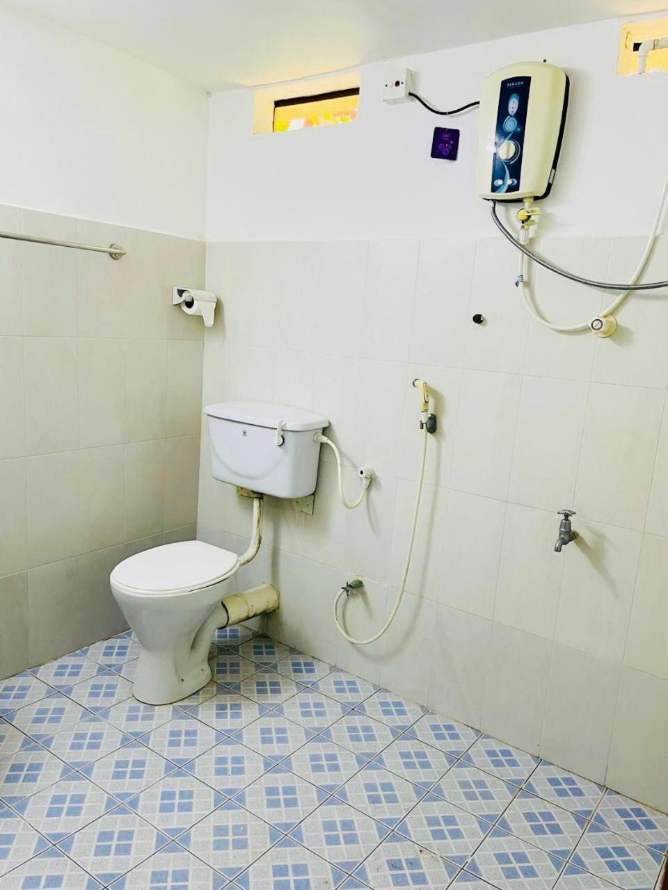 The Beez Hotel Negombo Exterior photo