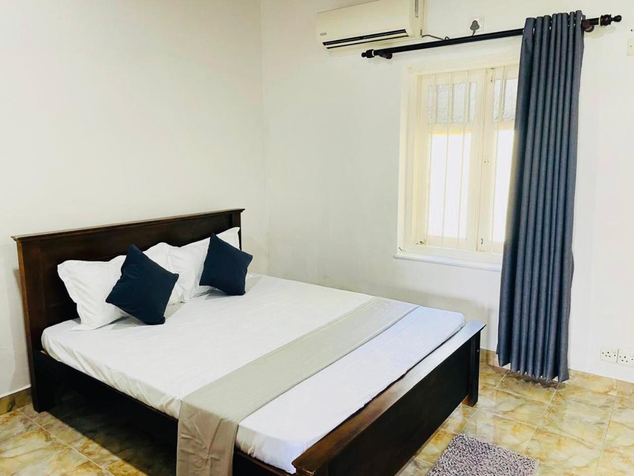The Beez Hotel Negombo Exterior photo