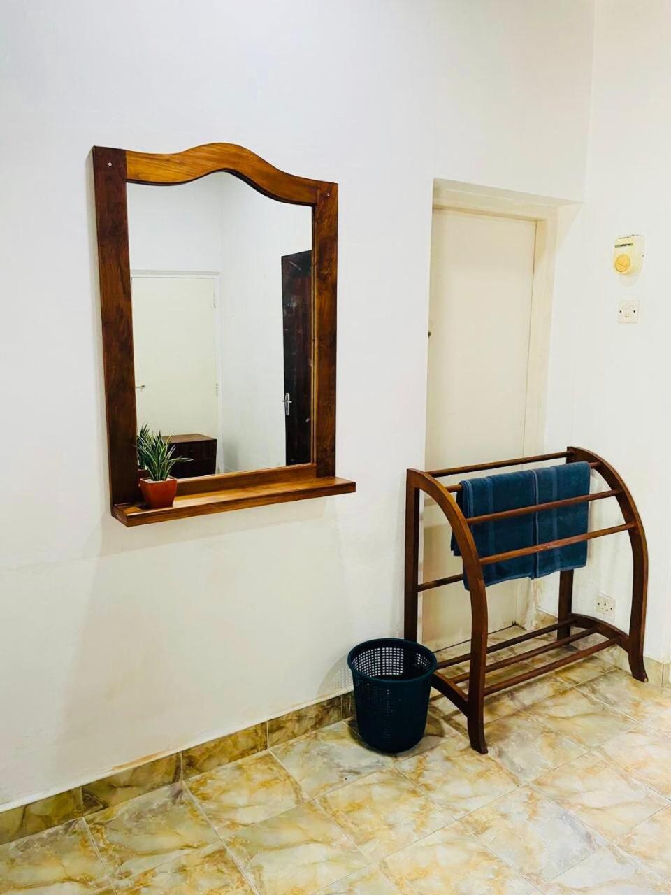 The Beez Hotel Negombo Exterior photo
